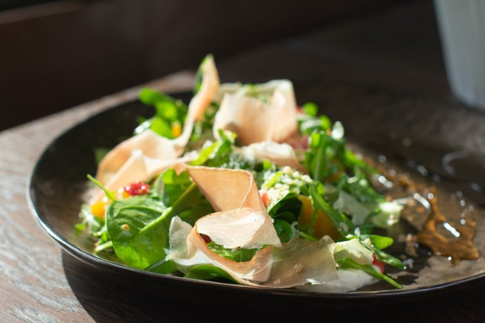 Салат с пармой