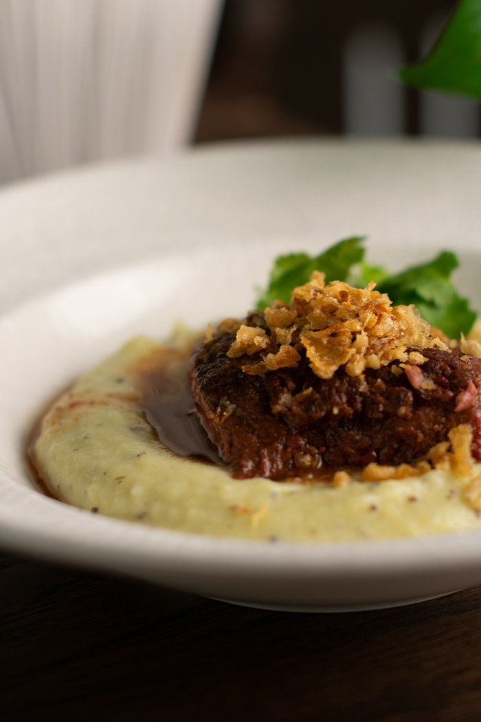 Томленые телячьи щёчки