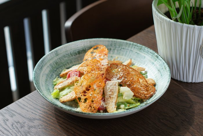 Цезарь с курицей